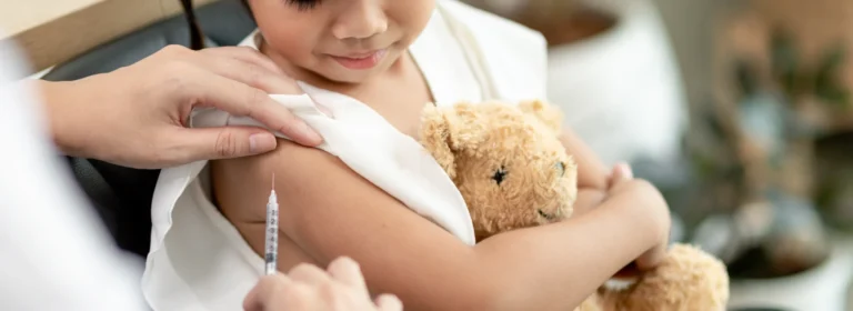 Flu vaccine in children: When to call the GP