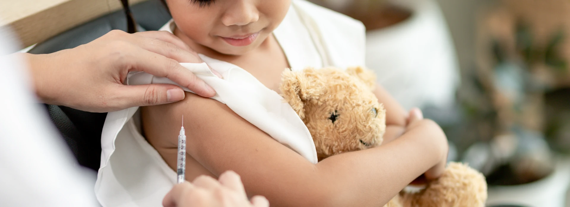 Flu vaccine in children: When to call the GP