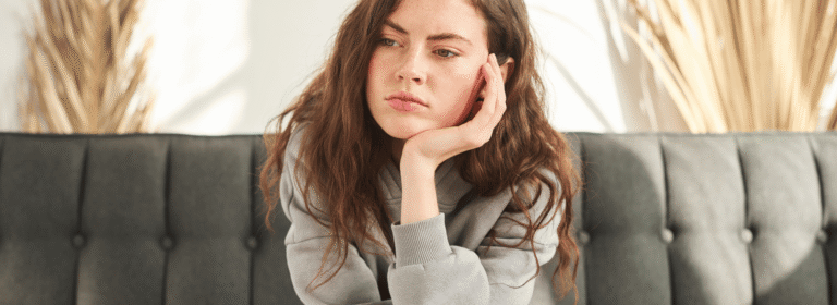 How to deal with negative thoughts: Trusted guide by therapists